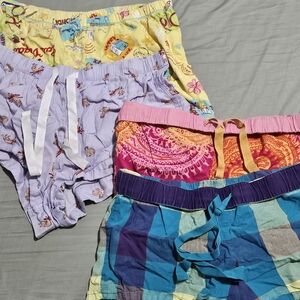 Bundle of 4 pajama shorts small